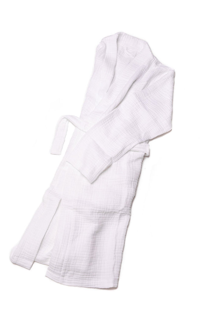 double gauze white robe with two slouchy front pockets and a front waist tie