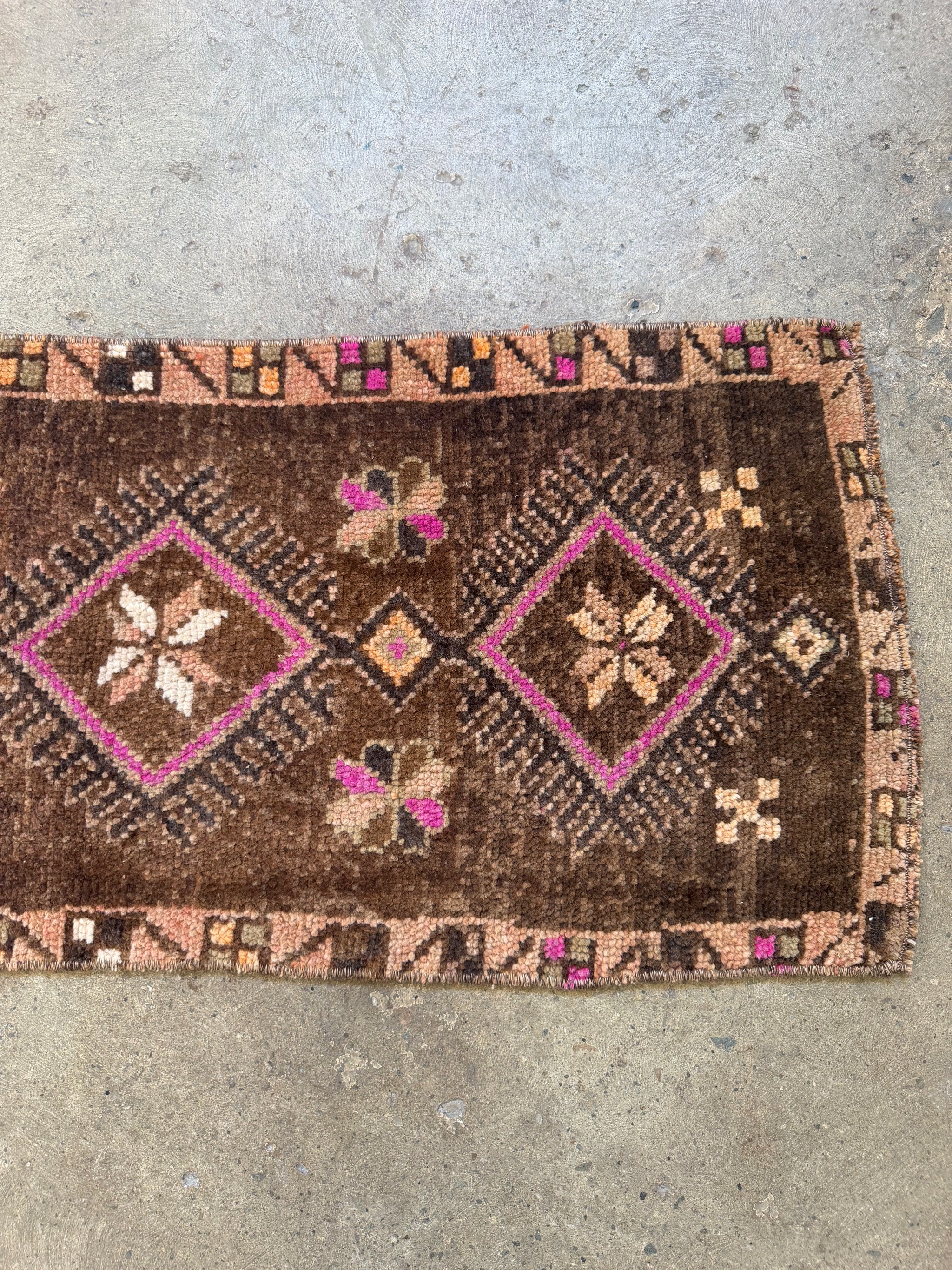 Vintage Turkish Rugs – House No.23